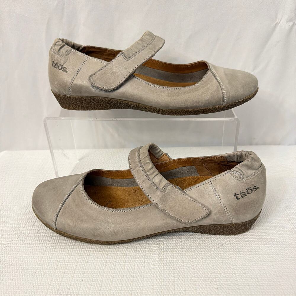 Taos Footwear Gray Flats - Picture 6 of 9